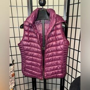 Old Navy Active Purple Puffer Vest w/ Hood. Water Resistant Size XL Fall Winter